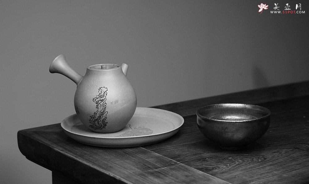 紫砂壶图片：游心堂主人细刻 文气十足 干泡台 赏盘/文盘 - 宜兴紫砂壶网