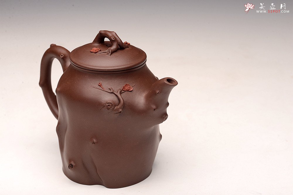 紫砂壶图片： 苍劲之意 古拙之风 单志萍松梅对桩 经典花货题材 - 宜兴紫砂壶网