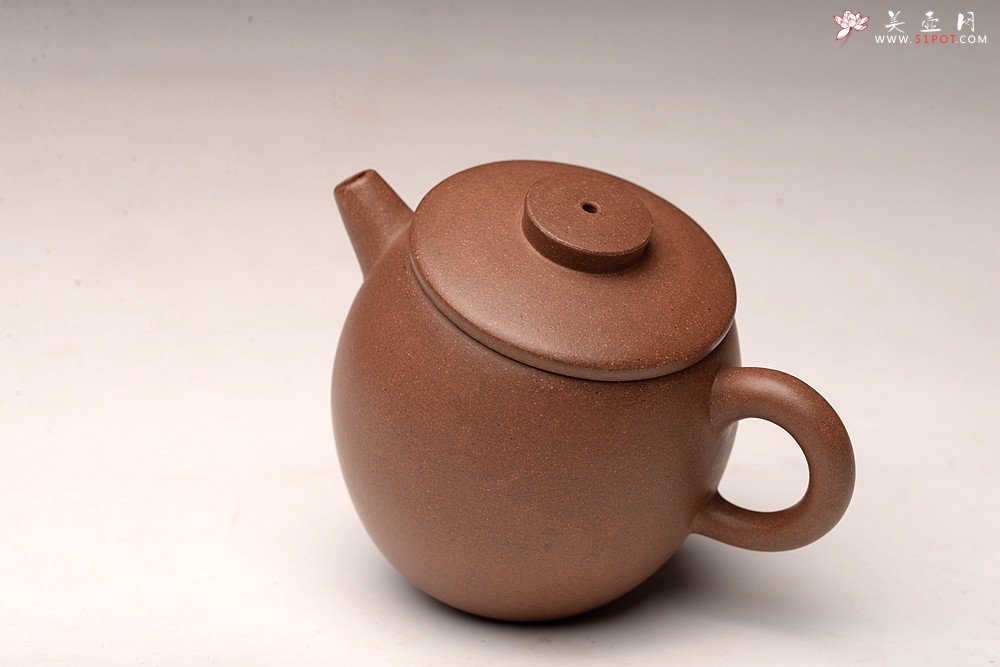 紫砂壶图片：耿其群全手作品 摹古巨轮 优质段泥 古朴拙雅 - 宜兴紫砂壶网