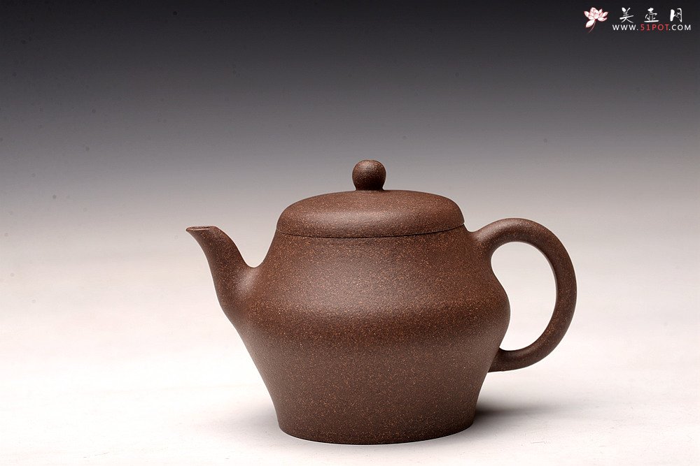 紫砂壶图片：周斌丙申夏新作 上下刹凹 挺拔秀气 小品高虚扁 油润老青灰 - 宜兴紫砂壶网