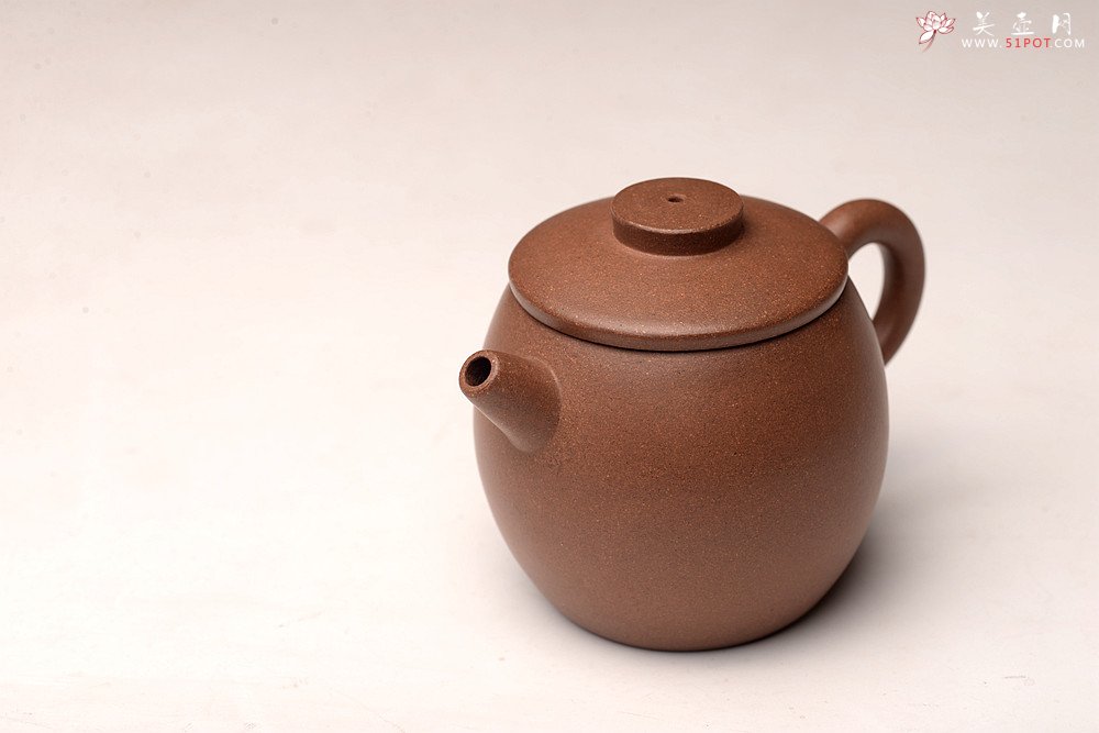 紫砂壶图片：耿其群全手作品 摹古巨轮 优质段泥 古朴拙雅 - 宜兴紫砂壶网