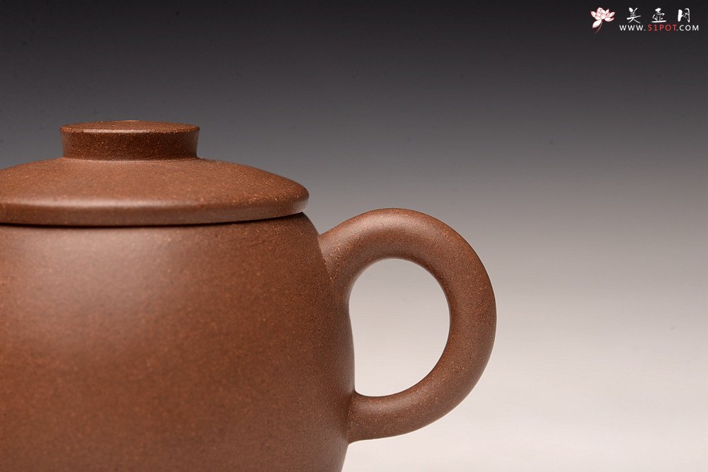 紫砂壶图片：耿其群全手作品 摹古巨轮 优质段泥 古朴拙雅 - 宜兴紫砂壶网