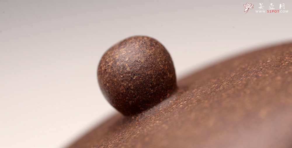 紫砂壶图片：周斌丙申夏新作 上下刹凹 挺拔秀气 小品高虚扁 油润老青灰 - 宜兴紫砂壶网