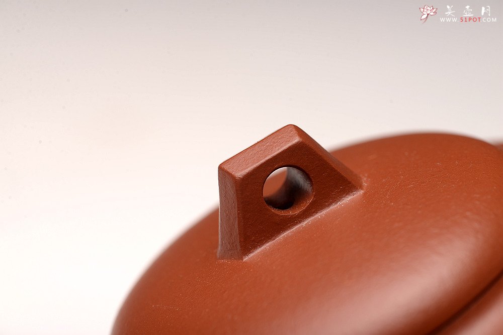 紫砂壶图片：唐文老师新作 优质朱泥 六方圆珠 ~次品率大:( - 宜兴紫砂壶网