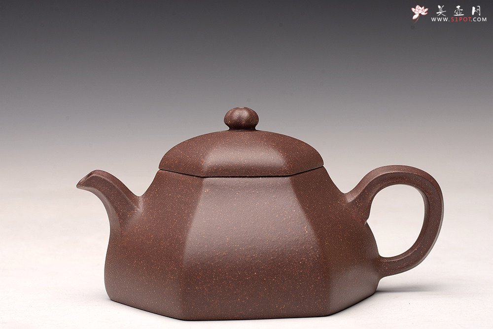 紫砂壶图片：唐文丙申年新品 厚重大气 全手明式六瓣  - 宜兴紫砂壶网