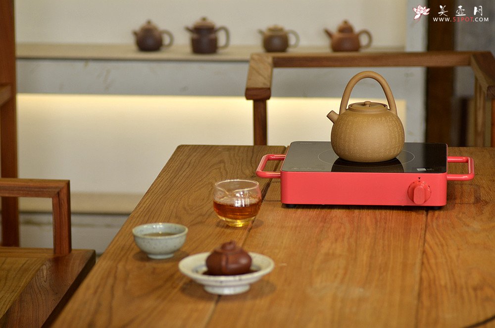 紫砂壶图片：淞庐作品 雅致文气 煮茶品茗~全手心经提梁 - 宜兴紫砂壶网