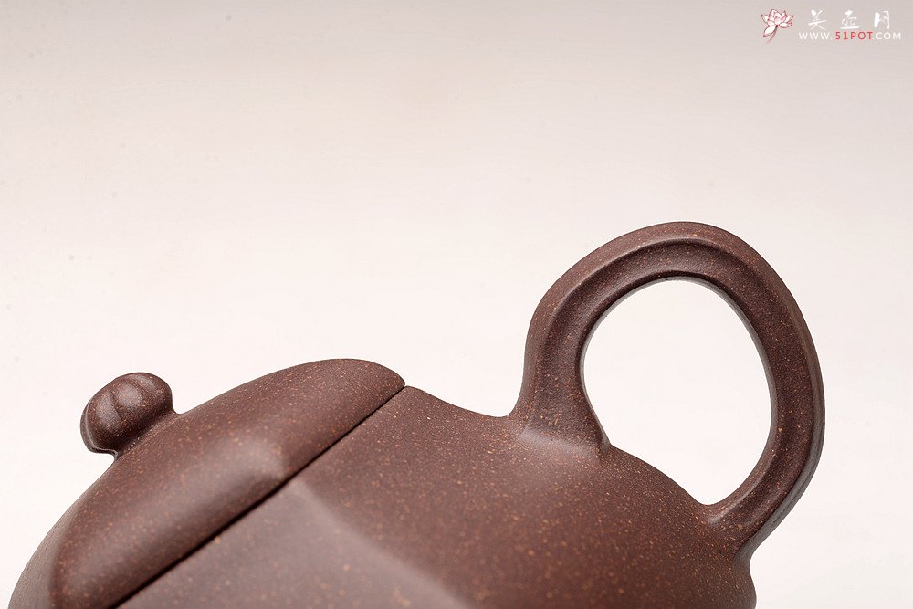 紫砂壶图片：唐文丙申年新品 厚重大气 全手明式六瓣  - 宜兴紫砂壶网