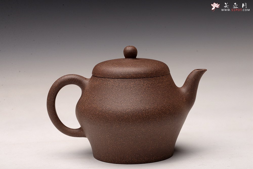 紫砂壶图片：周斌丙申夏新作 上下刹凹 挺拔秀气 小品高虚扁 油润老青灰 - 宜兴紫砂壶网