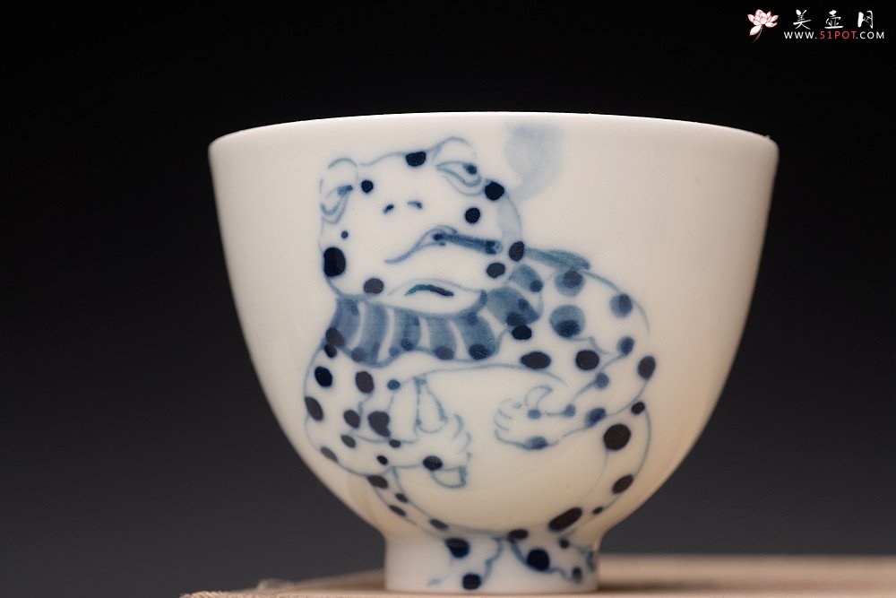 紫砂壶图片：大生（姜寅）玩瓷 小怪兽系列 趣味十足 ~ 品茗对杯 - 宜兴紫砂壶网