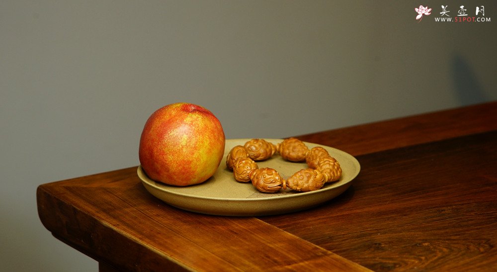 紫砂壶图片：游心堂主人细刻 文气十足 干泡台 赏盘/文盘 - 宜兴紫砂壶网