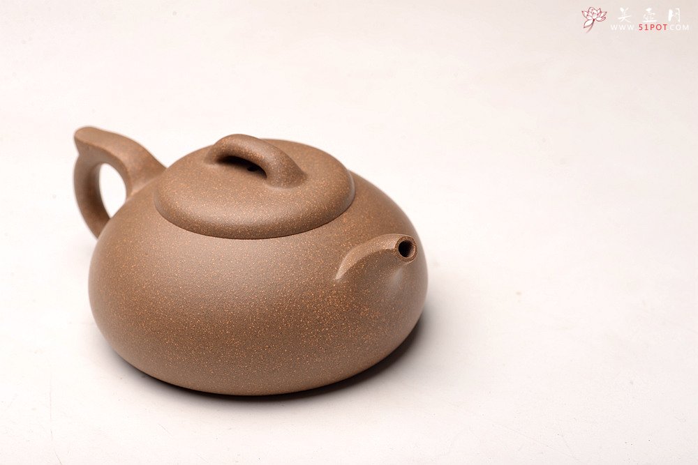 紫砂壶图片：大口扁腹 超级实用 美壶特惠 段泥飞泉 - 宜兴紫砂壶网