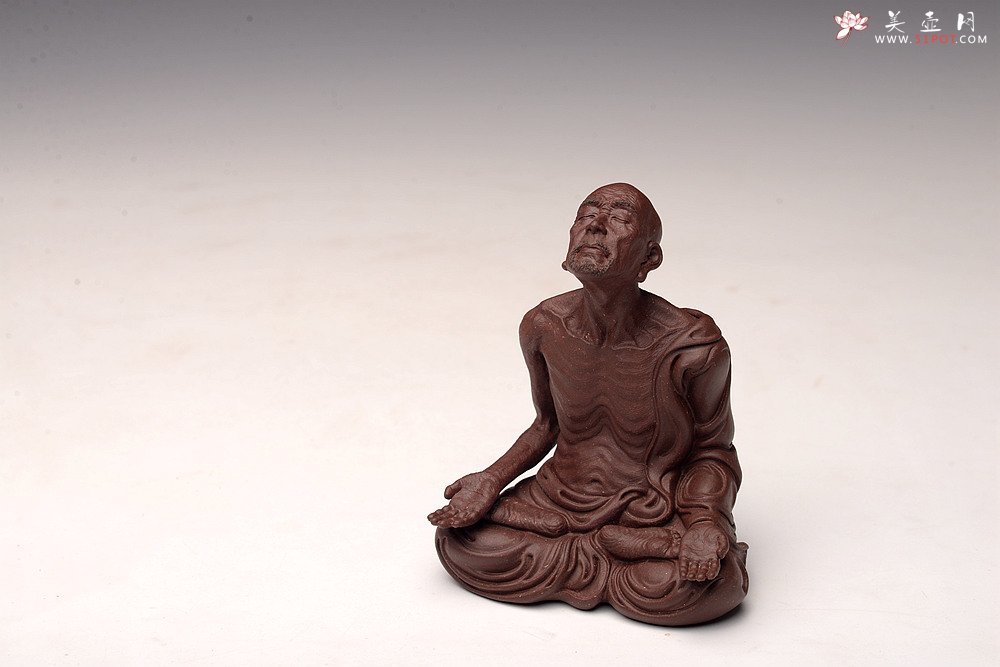 紫砂壶图片：廖生塔手工雕塑  静~ 沐心罗汉 做工精细  - 宜兴紫砂壶网