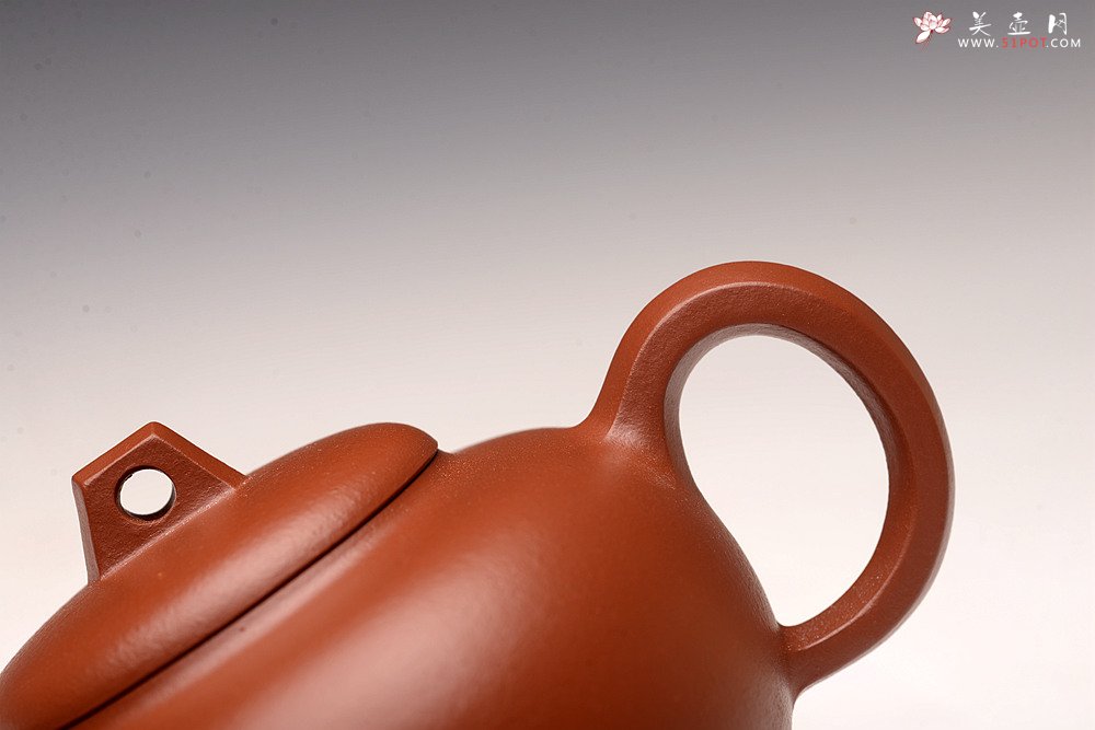 紫砂壶图片：唐文老师新作 优质朱泥 六方圆珠 ~次品率大:( - 宜兴紫砂壶网