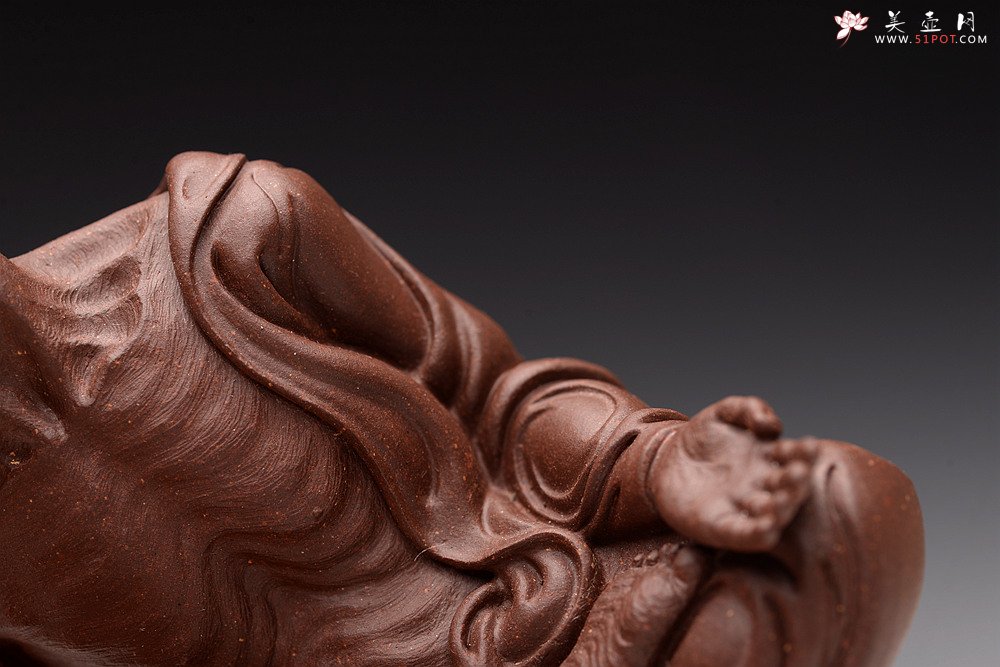 紫砂壶图片：廖生塔手工雕塑  静~ 沐心罗汉 做工精细  - 宜兴紫砂壶网