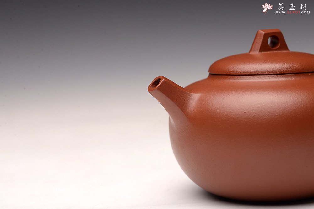 紫砂壶图片：唐文老师新作 优质朱泥 六方圆珠 ~次品率大:( - 宜兴紫砂壶网