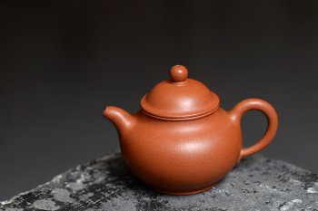 紫砂壶图片：超级实用油润降坡泥之潘壶 手工练泥仅此一把 - 宜兴紫砂壶网