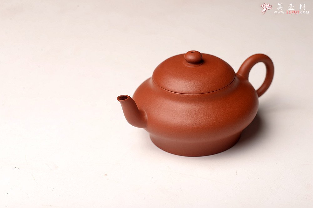 紫砂壶图片：徐亚春新作 韵味十足 娇小可人 优质朱泥~全手梨形  - 宜兴紫砂壶网