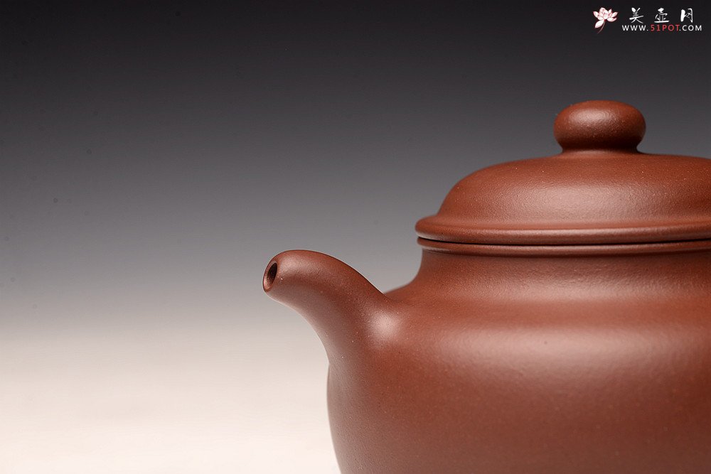 紫砂壶图片：周路健全手新作 传统实用 做工精致 高旭峰款大扁掇只 雄厚大气 - 宜兴紫砂壶网