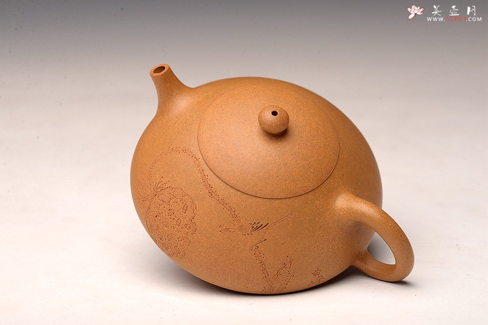 紫砂壶图片：柔中带刚  曲峰经典作品 精品老段泥西施瓢  - 宜兴紫砂壶网