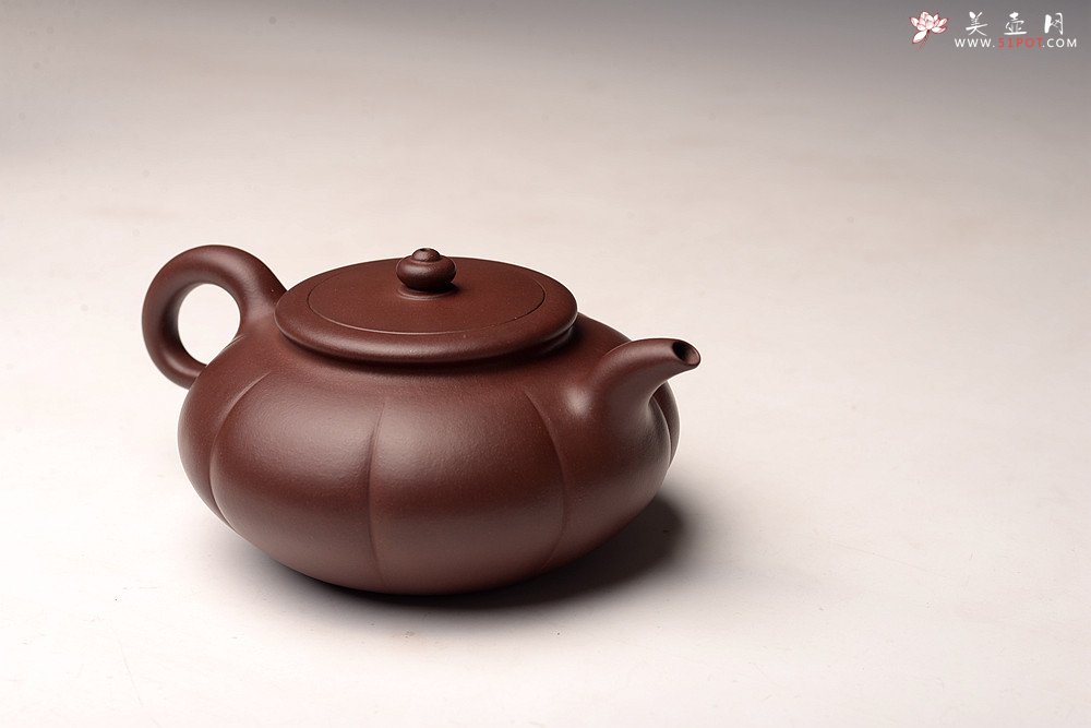 紫砂壶图片：陈进丙申初夏全手新作 筋囊器型 难度之大 端庄优雅 秋蕾 - 宜兴紫砂壶网