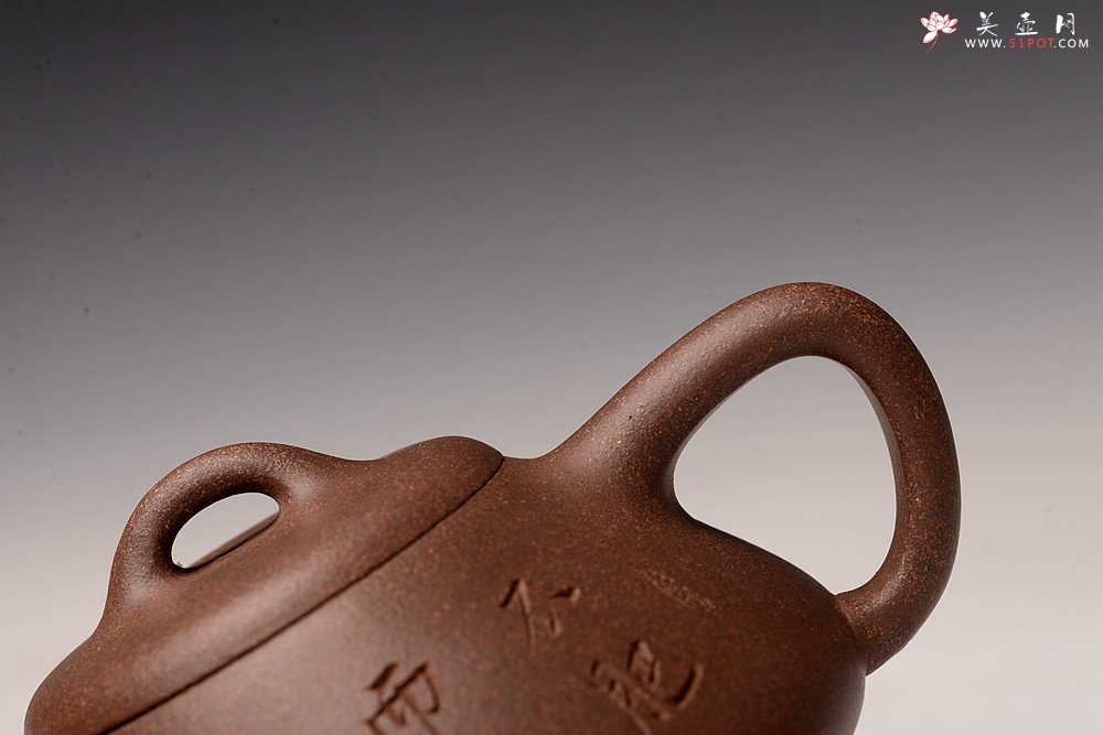 紫砂壶图片：陶兴双刀不肥而坚是以永年 周斌全手曼生石瓢 古朴文气 高温青灰泥 - 宜兴紫砂壶网