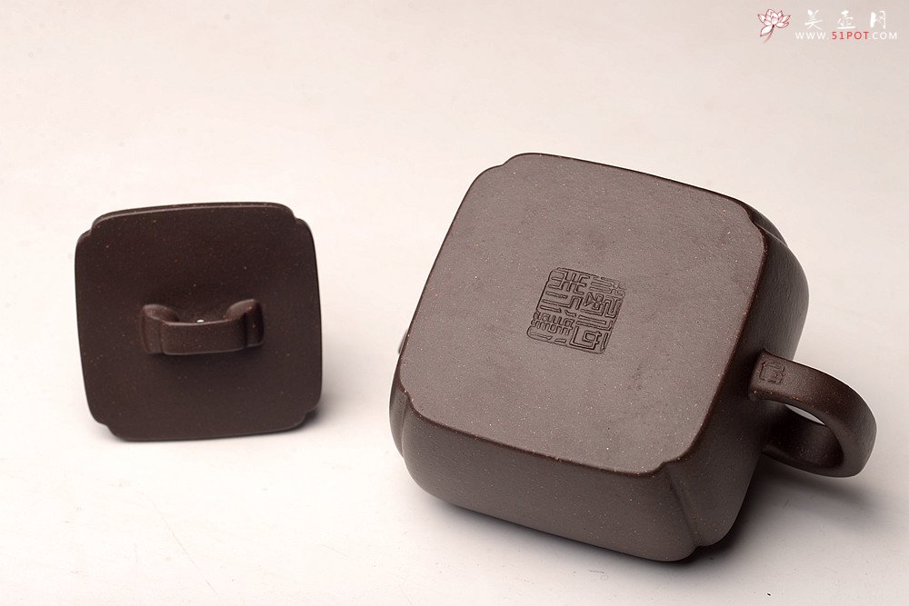 紫砂壶图片：何卫枫丙申夏全手新作古朴文气 方中见圆 清逸 抽角璞方 - 宜兴紫砂壶网