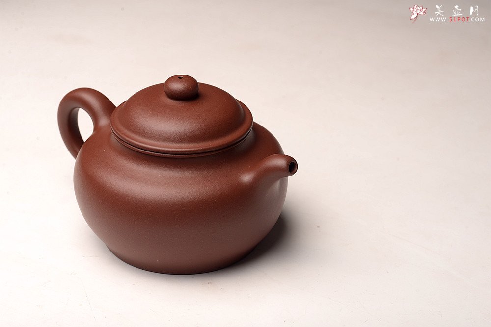 紫砂壶图片：周路健全手新作 传统实用 做工精致 高旭峰款大扁掇只 雄厚大气 - 宜兴紫砂壶网