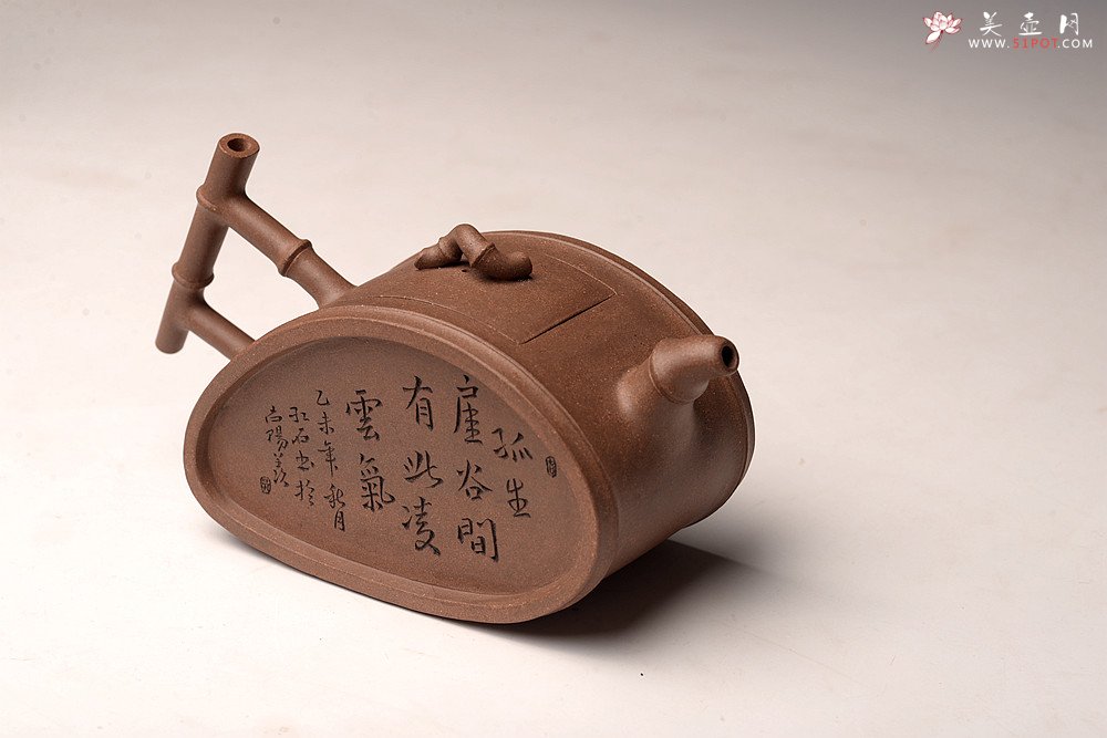 紫砂壶图片：耿其群创意新作 个性演绎 别具意趣  全手清风竹段  - 宜兴紫砂壶网