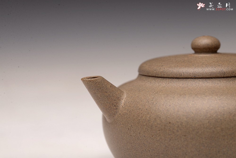 紫砂壶图片：王薇实用全手 圆润可人 优质青段 小玉扁 - 宜兴紫砂壶网