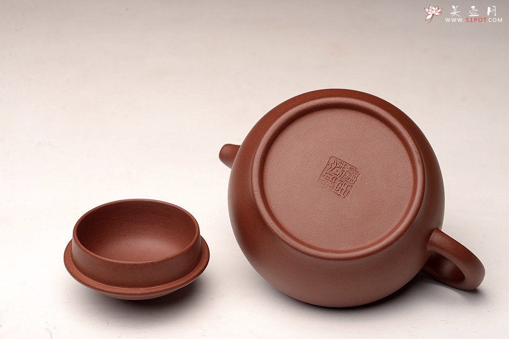 紫砂壶图片：周路健全手新作 传统实用 做工精致 高旭峰款大扁掇只 雄厚大气 - 宜兴紫砂壶网