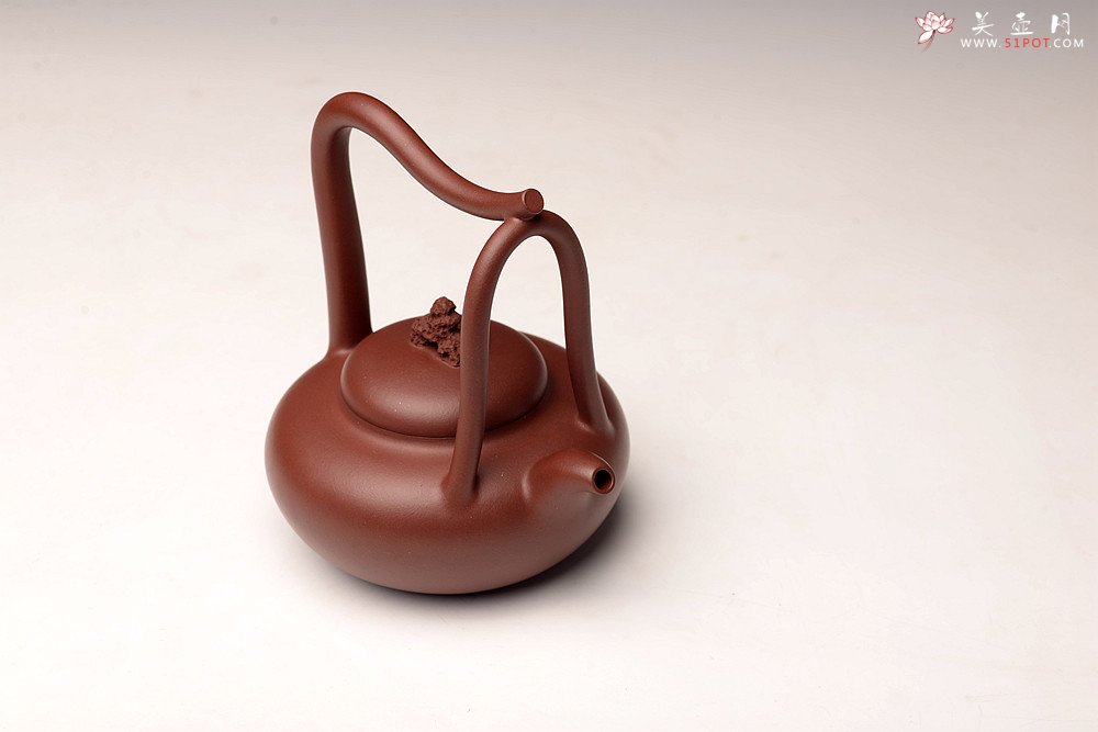 紫砂壶图片：储俊伟丙申夏全手精品 大气磅礴 四号井底槽青 摹古太湖石提梁 - 宜兴紫砂壶网