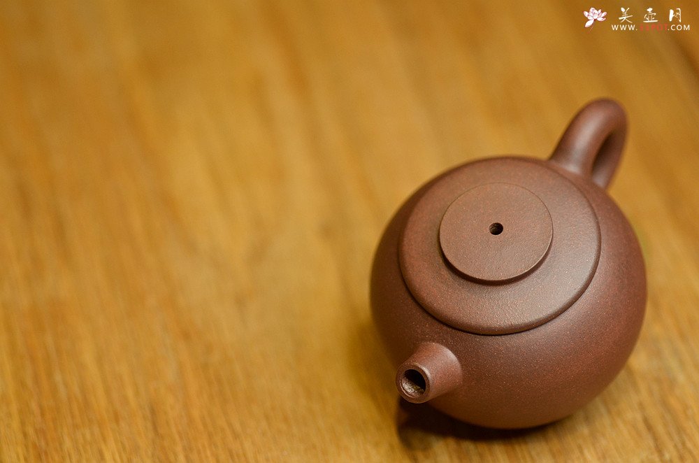 紫砂壶图片：美壶特惠 茶人最爱 古朴小品 实用小巨轮~紫泥 段泥一对 - 宜兴紫砂壶网