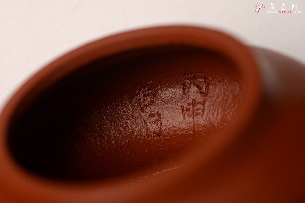 紫砂壶图片：徐亚春新作 韵味十足 娇小可人 优质朱泥~全手梨形  - 宜兴紫砂壶网