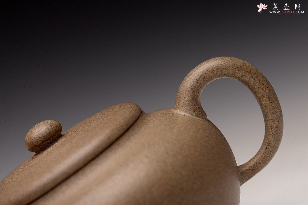 紫砂壶图片：王薇实用全手 圆润可人 优质青段 小玉扁 - 宜兴紫砂壶网