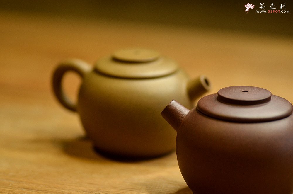 紫砂壶图片：美壶特惠 茶人最爱 古朴小品 实用小巨轮~紫泥 段泥一对 - 宜兴紫砂壶网