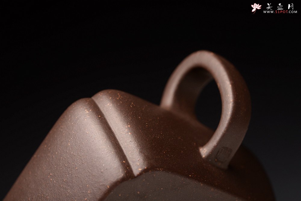 紫砂壶图片：何卫枫丙申夏全手新作古朴文气 方中见圆 清逸 抽角璞方 - 宜兴紫砂壶网