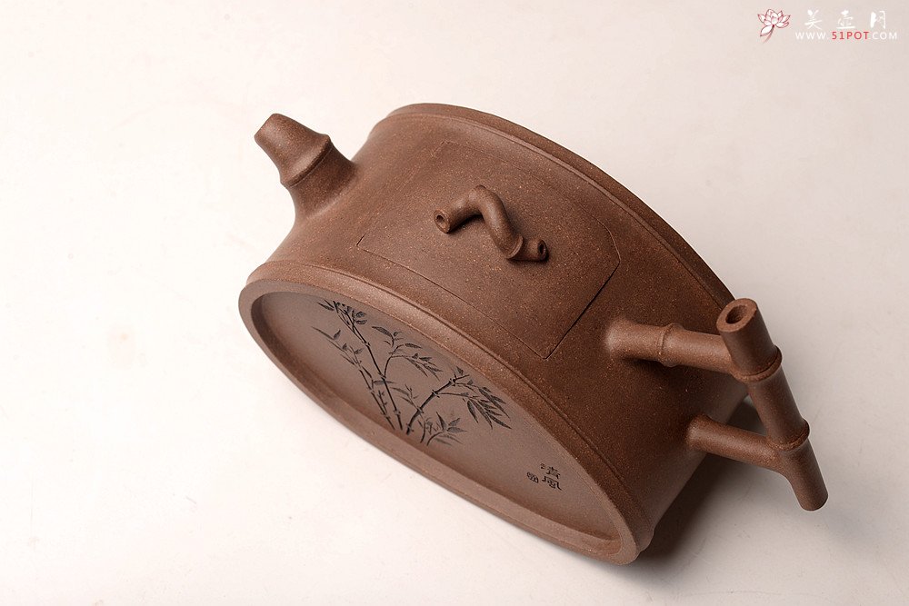 紫砂壶图片：耿其群创意新作 个性演绎 别具意趣  全手清风竹段  - 宜兴紫砂壶网