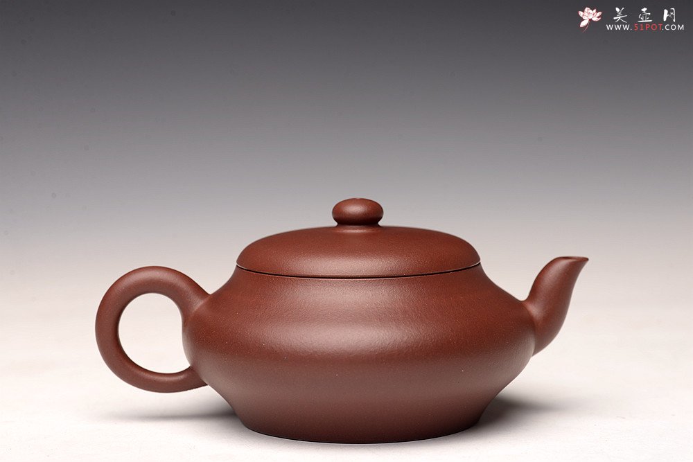 紫砂壶图片：邵春良近作  光素经典 传统全手技法 上下均刹凹 扁灯 优质老清水 - 宜兴紫砂壶网