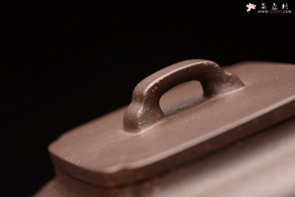 紫砂壶图片：何卫枫丙申夏全手新作古朴文气 方中见圆 清逸 抽角璞方 - 宜兴紫砂壶网