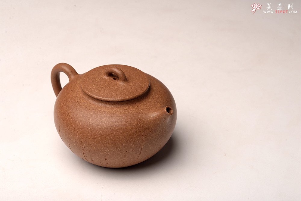 紫砂壶图片：储亚全手新作 饱满小可爱 优质老段泥  颇具玩味 年轮 - 宜兴紫砂壶网