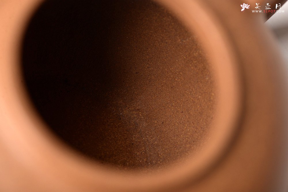 紫砂壶图片：储亚全手新作 饱满小可爱 优质老段泥  颇具玩味 年轮 - 宜兴紫砂壶网