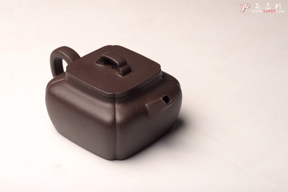 紫砂壶图片：何卫枫丙申夏全手新作古朴文气 方中见圆 清逸 抽角璞方 - 宜兴紫砂壶网