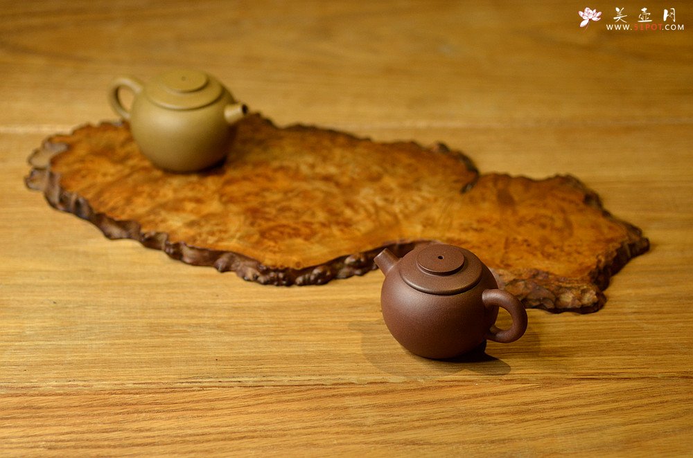 紫砂壶图片：美壶特惠 茶人最爱 古朴小品 实用小巨轮~紫泥 段泥一对 - 宜兴紫砂壶网