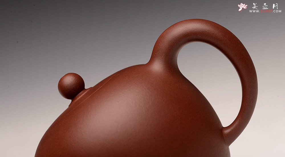 紫砂壶图片：徐正涛丙申夏全手新作 珠圆玉润  精工之作 美人肩 优质底槽青  - 宜兴紫砂壶网