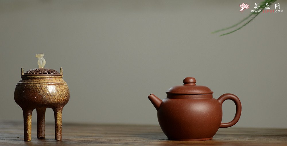 紫砂壶图片：詹黎明丙申初夏全手新作 端庄敦厚 型制耐品～持泡称心　儒行 - 宜兴紫砂壶网