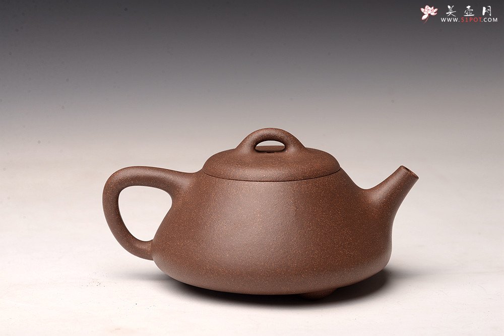 紫砂壶图片：陶兴双刀不肥而坚是以永年 周斌全手曼生石瓢 古朴文气 高温青灰泥 - 宜兴紫砂壶网