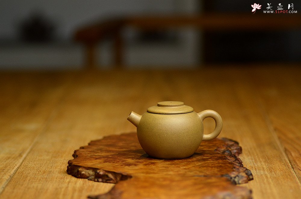 紫砂壶图片：美壶特惠 茶人最爱 古朴小品 实用小巨轮~紫泥 段泥一对 - 宜兴紫砂壶网