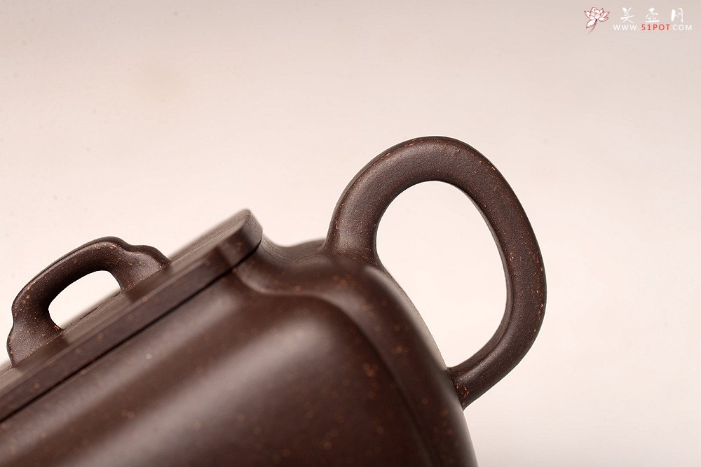 紫砂壶图片：何卫枫丙申夏全手新作古朴文气 方中见圆 清逸 抽角璞方 - 宜兴紫砂壶网