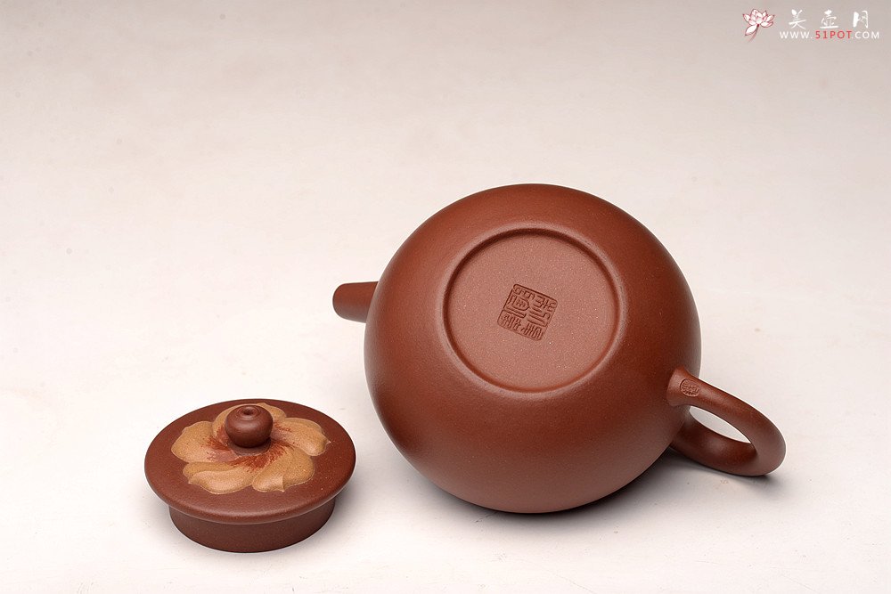 紫砂壶图片：优质底槽青 别具新意 全手锦上添花~ 炮管直流 - 宜兴紫砂壶网