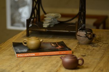 紫砂壶图片：美壶特惠 茶人最爱 古朴小品 实用小巨轮~紫泥 段泥一对 - 宜兴紫砂壶网